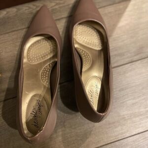 Women’s Classic Low Heels Dress Pumps Pointed Toe office